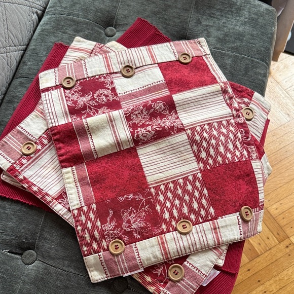 Other - TABLE MATTS - 8 total